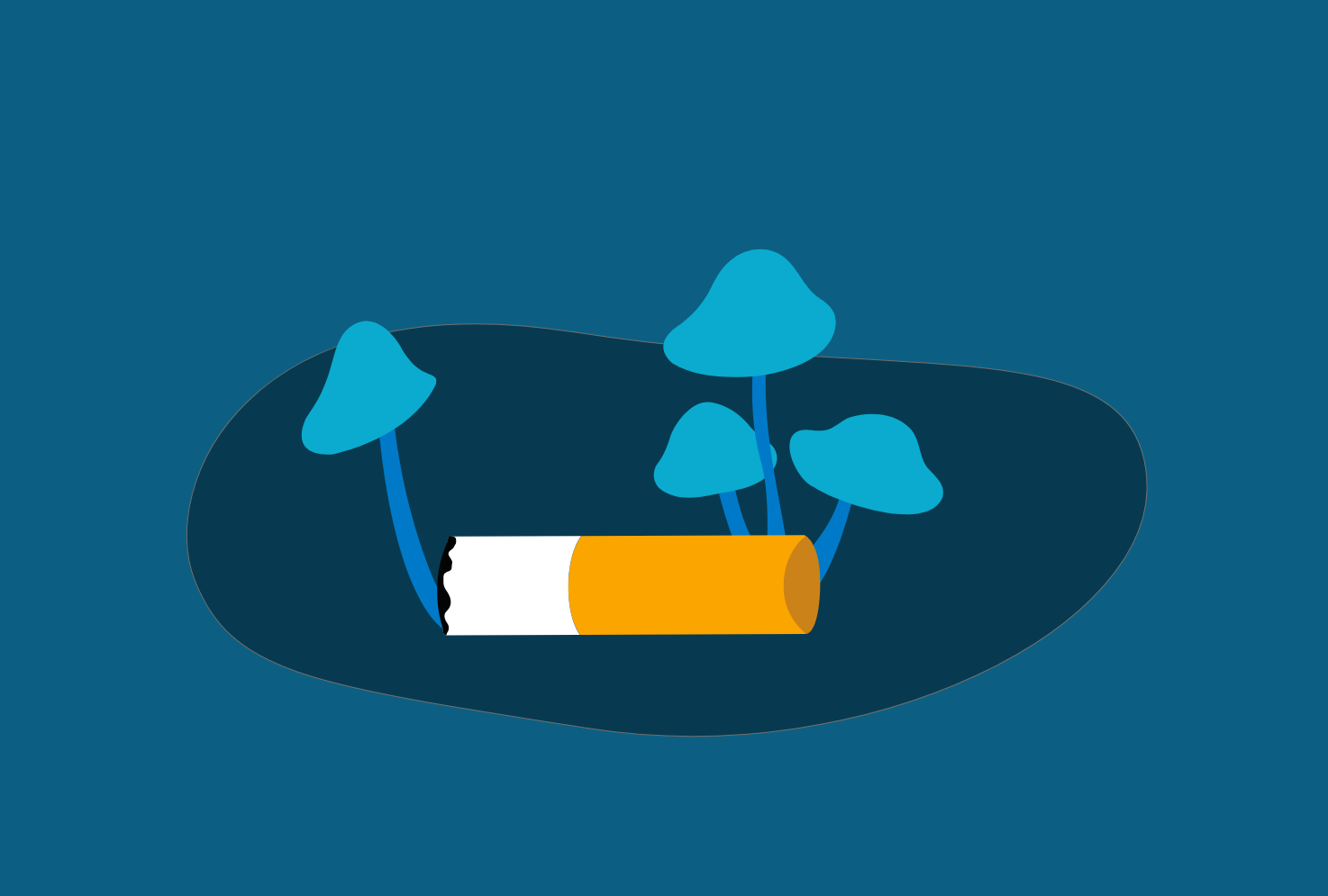 Cigaretskod ligger på jorden blandt svampe.